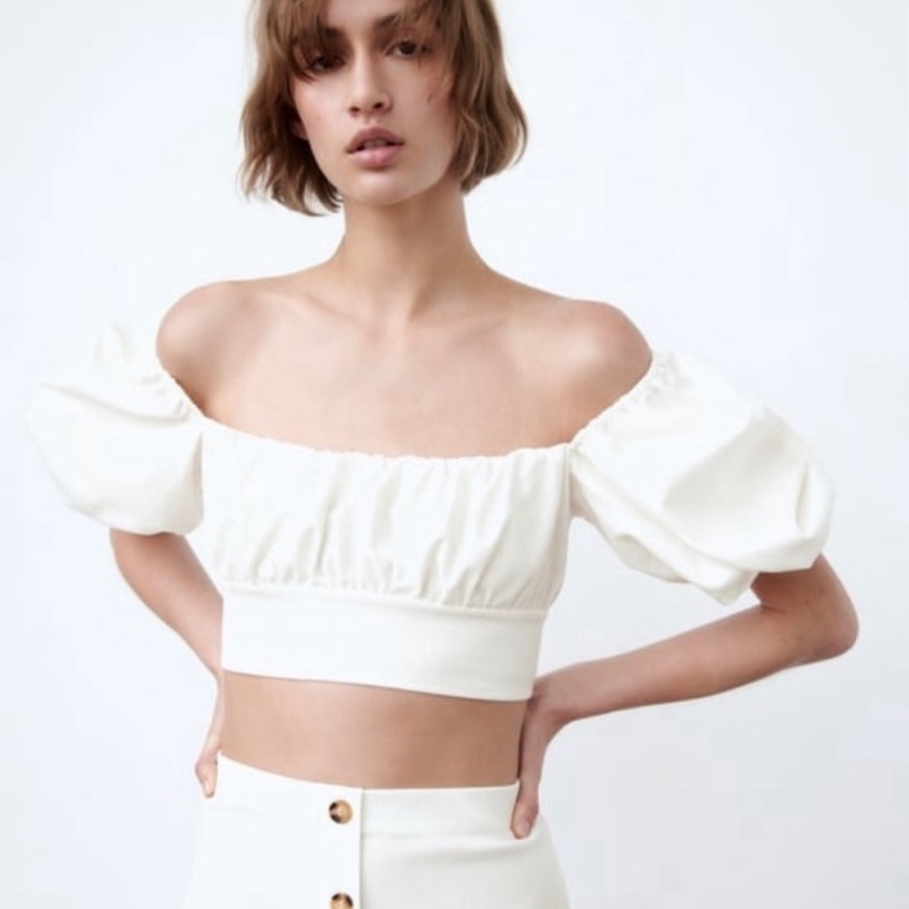 ZARA PUFFY SLEEVE CROP TOP